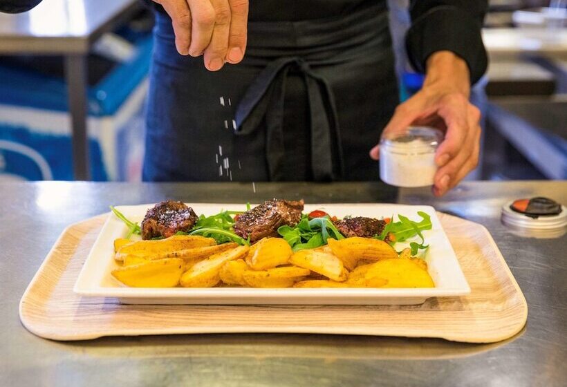 Отель Ibis Lausanne Crissier