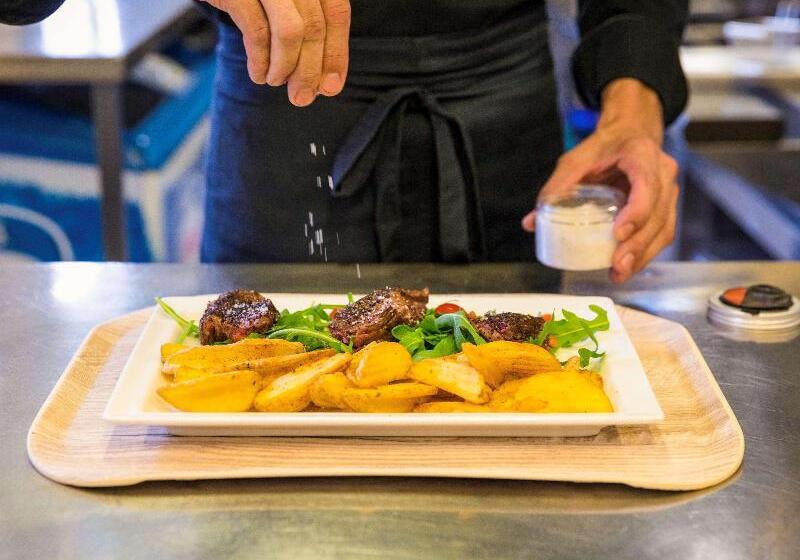 Отель Ibis Lausanne Crissier