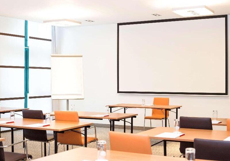 Отель Ibis Lausanne Crissier