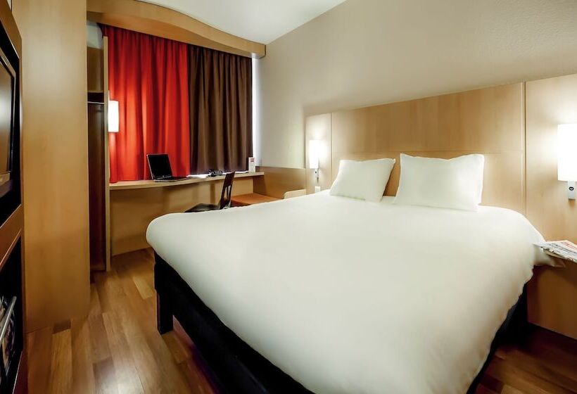 هتل Ibis Milano Ca Granda