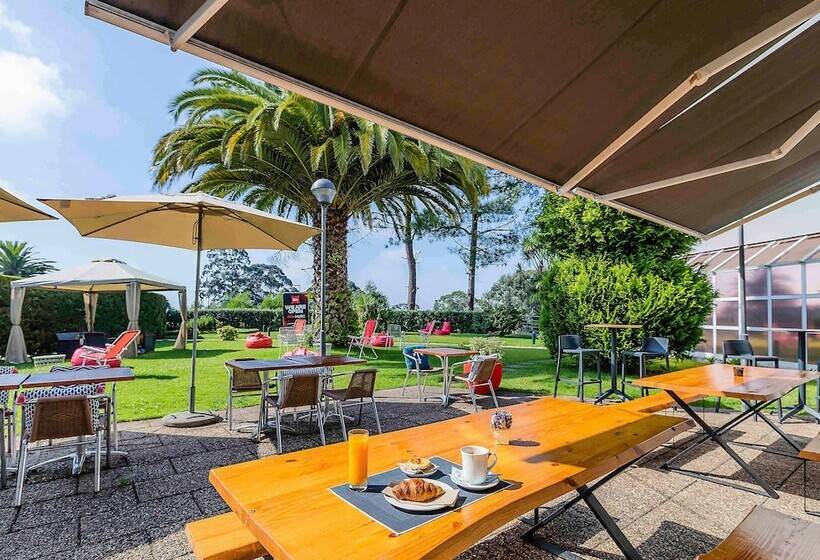 Отель Ibis Porto Gaia