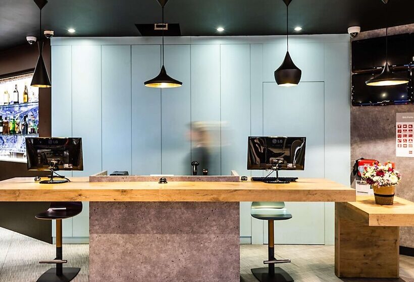 Отель Ibis Porto Gaia