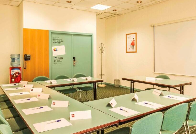 Отель Ibis Porto Gaia