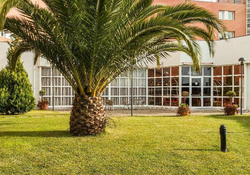 Отель Ibis Porto Gaia