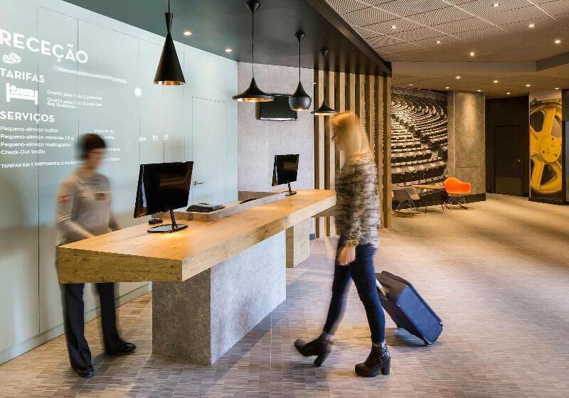 Отель Ibis Porto Gaia