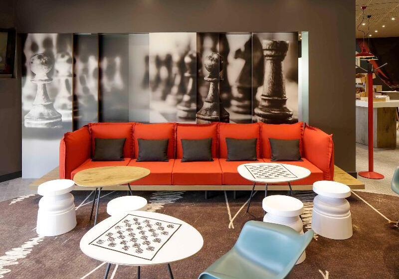 Отель Ibis Porto Gaia