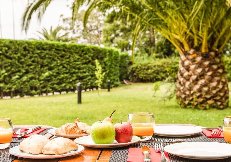 Отель Ibis Porto Gaia