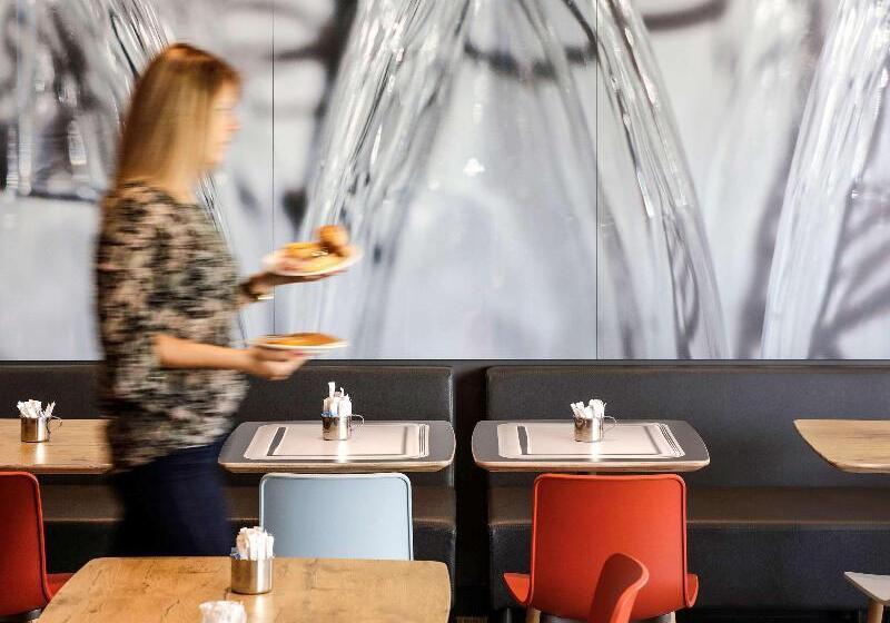 Отель Ibis Porto Gaia