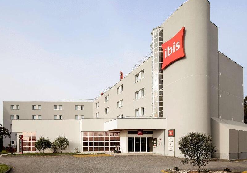 Отель Ibis Porto Gaia