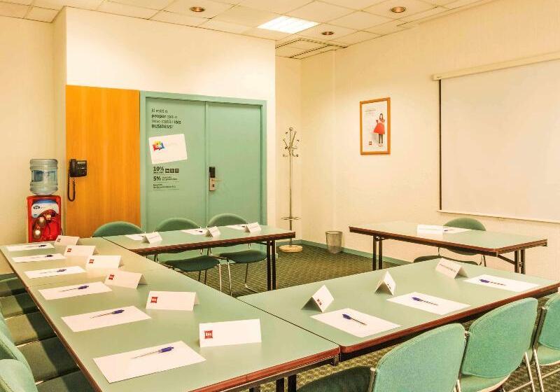 Отель Ibis Porto Gaia