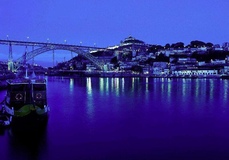 Отель Ibis Porto Gaia