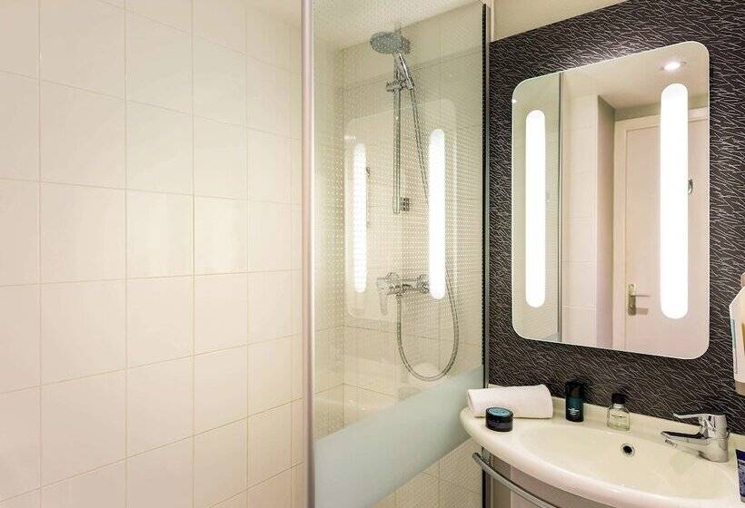 בית מלון כפרי Ibis Roscoff