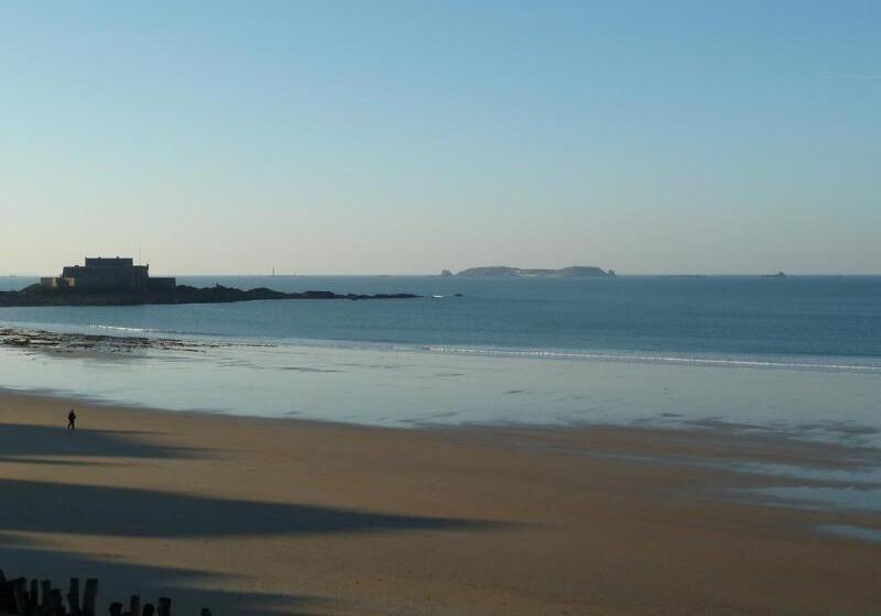 ホテル Ibis Saint Malo Plage