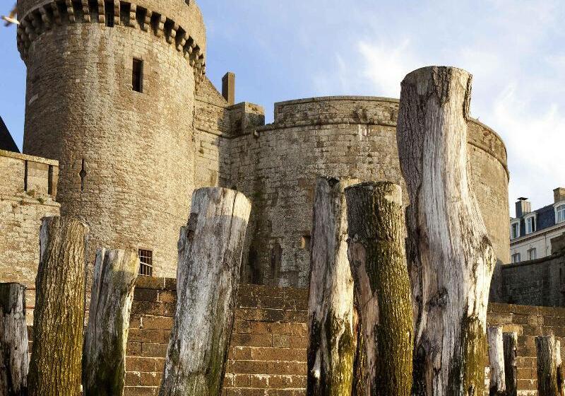 ホテル Ibis Saint Malo Plage