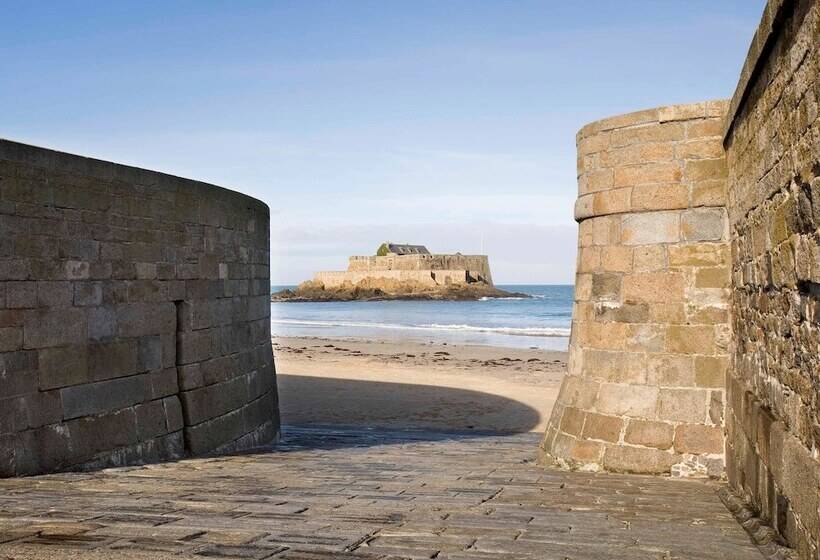 ホテル Ibis Saint Malo Plage