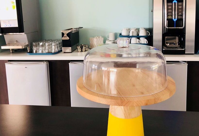 ホテル Hôtel Kyriad Cap Sud