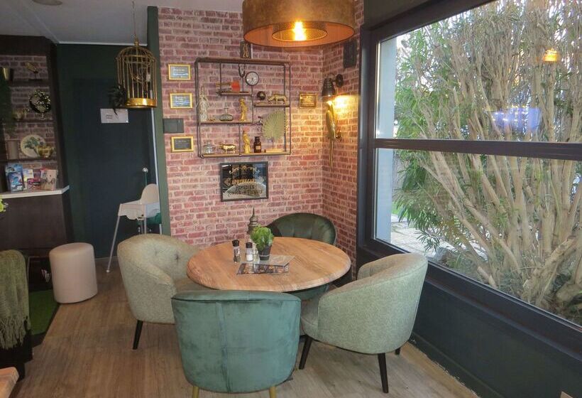 ホテル Hôtel Kyriad Cap Sud