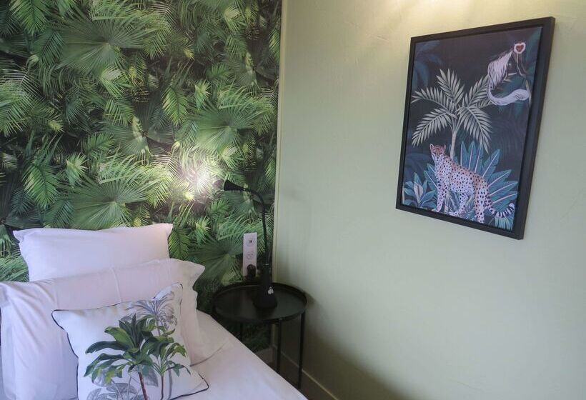 ホテル Hôtel Kyriad Cap Sud