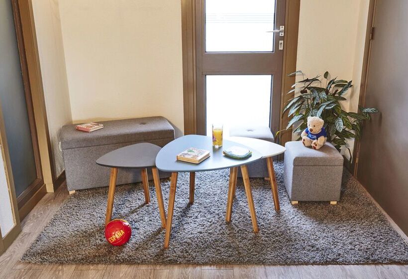 酒店 Kyriad Hôtel La Fleche