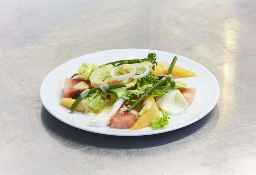 Отель Hôtel Restaurant Kyriad Mulhouse Nord Illzach