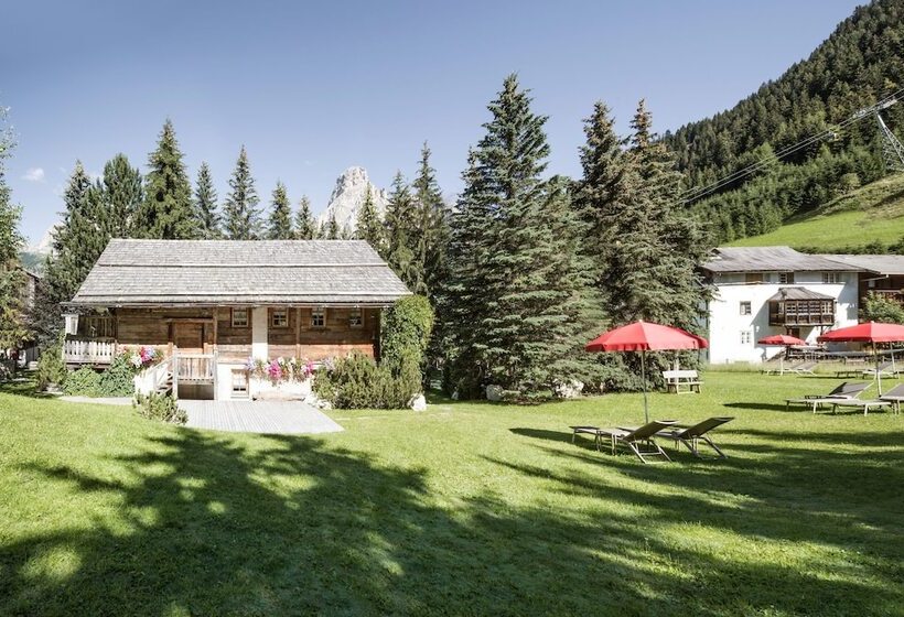 La Perla: The Leading Hotels Of The World