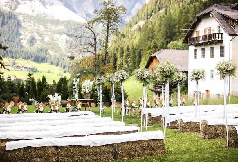 La Perla: The Leading Hotels Of The World