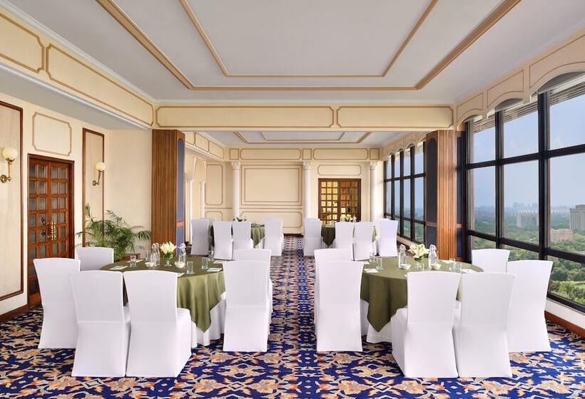 Отель Le Méridien New Delhi