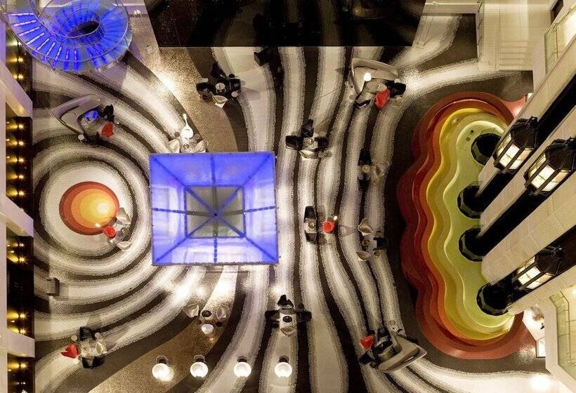 Отель Le Méridien New Delhi