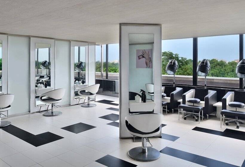 Отель Le Méridien New Delhi