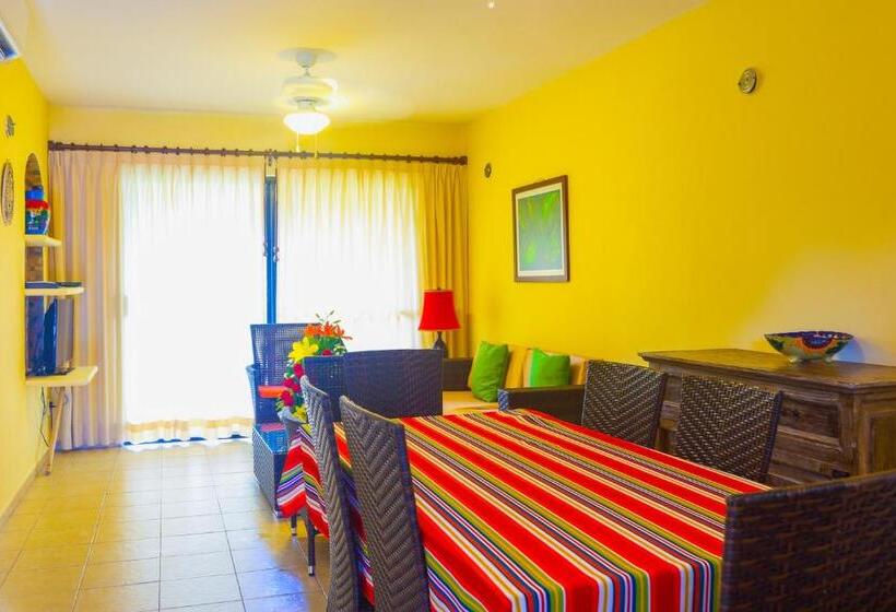 فندق Nautibeach Beach Front Condos In North Beach