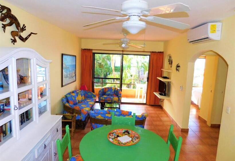 فندق Nautibeach Beach Front Condos In North Beach