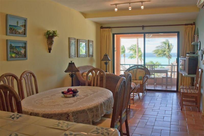 فندق Nautibeach Beach Front Condos In North Beach