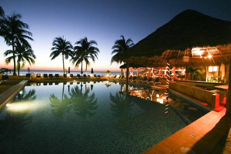 فندق Nautibeach Beach Front Condos In North Beach