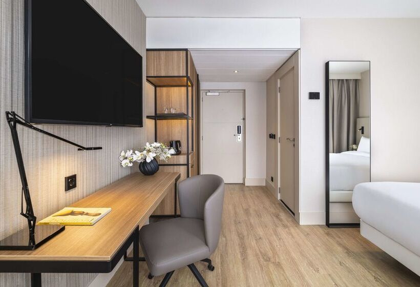 هتل NH Amsterdam Leidseplein