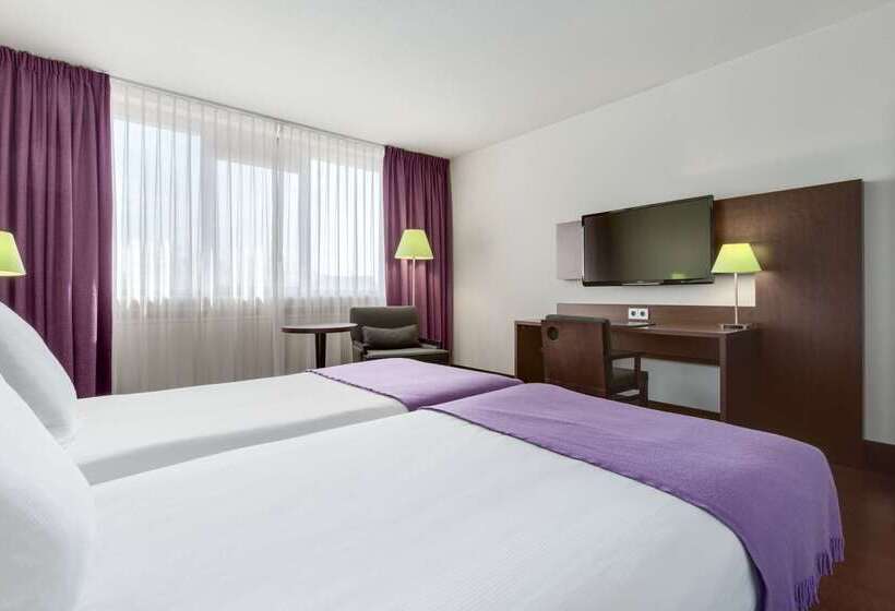 هتل NH Maastricht