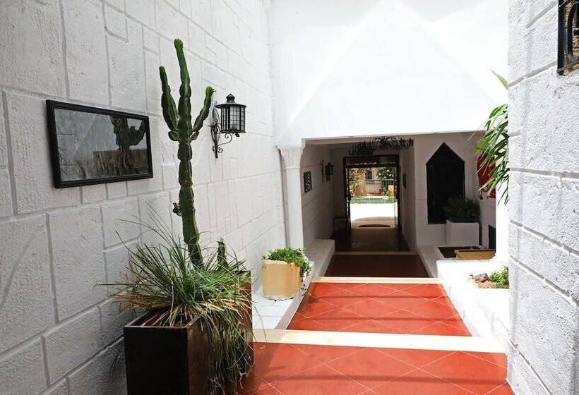 هتل Nour Justinia