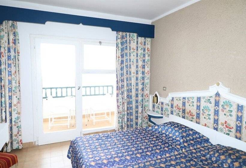 هتل Nour Justinia