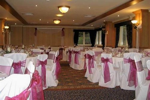 Отель Peveril Of The Peak