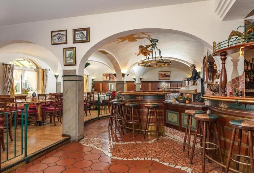 فندق Restaurant Lebzelter