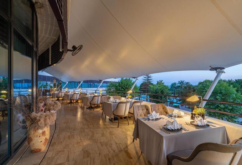 هتل Rixos Downtown Antalya, The Land of Legends Access