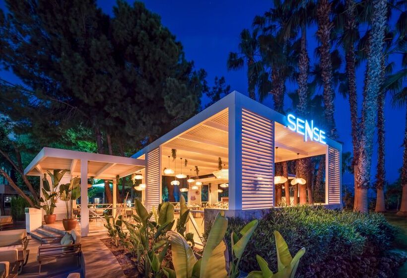 هتل Rixos Downtown Antalya, The Land of Legends Access