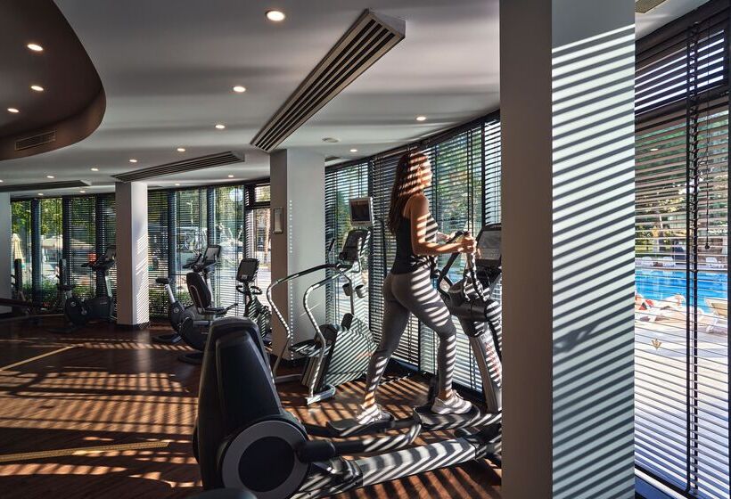 هتل Rixos Downtown Antalya, The Land of Legends Access