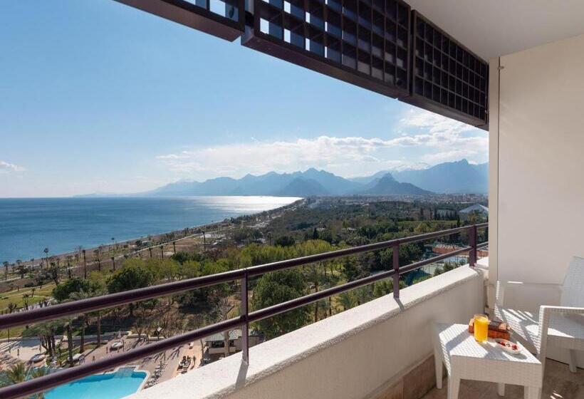 هتل Rixos Downtown Antalya, The Land of Legends Access