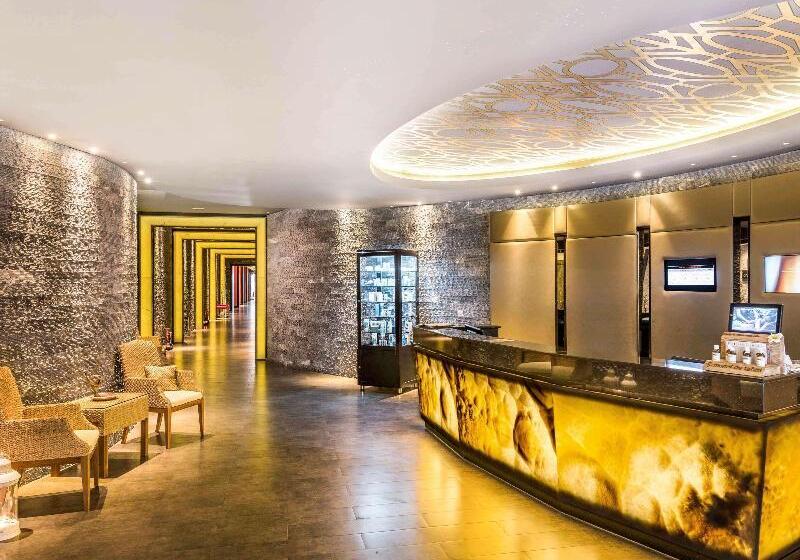 هتل Rixos Downtown Antalya, The Land of Legends Access