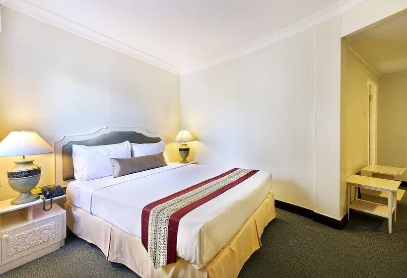 Royal Rattanakosin Hotel Sha Plus