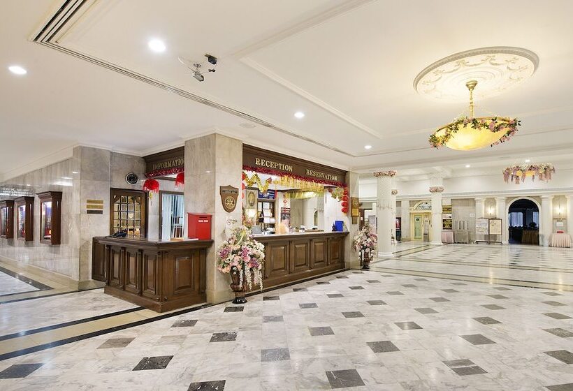 Royal Rattanakosin Hotel Sha Plus