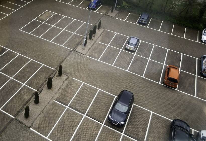 Отель Sandman Signature London Gatwick