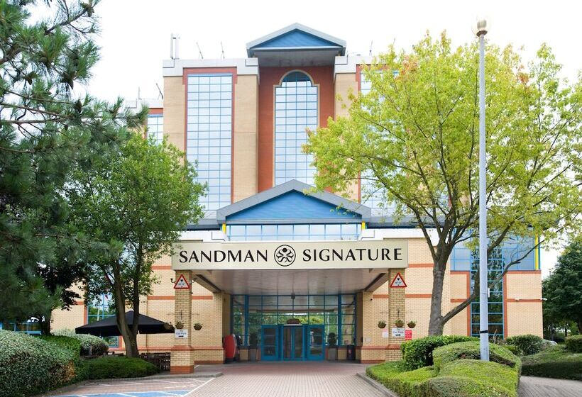 Отель Sandman Signature London Gatwick