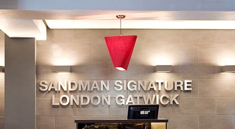 Отель Sandman Signature London Gatwick