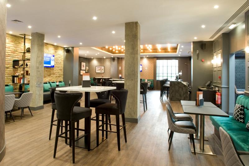 Отель Sandman Signature London Gatwick